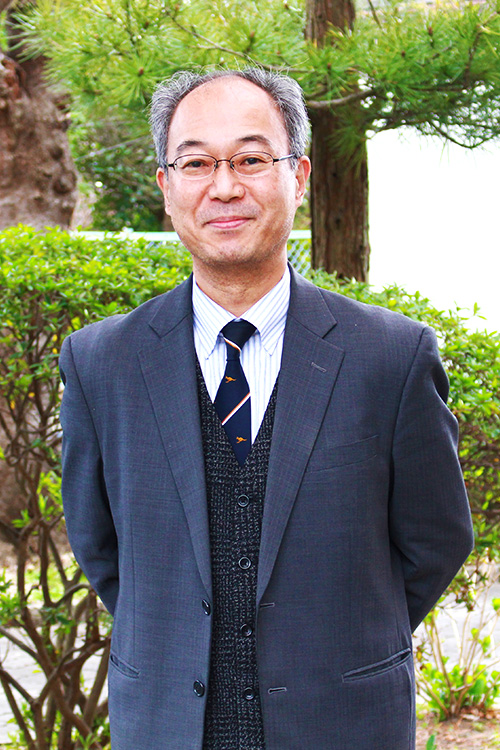 鵠沼高等学校 校長 田中 啓